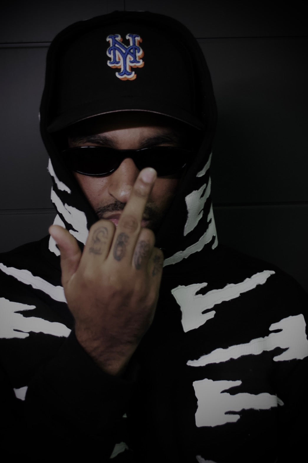 T-EMBLEM　BONE  HOODIE